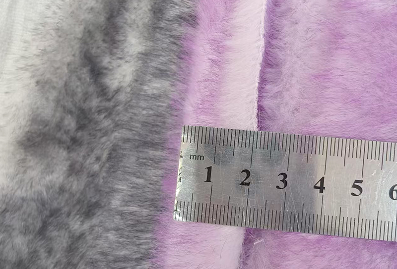 700g หนา 165 ซม.Rainbow Mink เลียนแบบ Fox FUR ผ้าเหมาะสำหรับเสื้อ/ตุ๊กตา/ผ้าห่มบ้าน 700g หนา 165 ซม.Rainbow Mink เลียนแบบ Fox FUR ผ้าเหมาะสำหรับเสื้อ/ตุ๊กตา/ผ้าห่มบ้าน